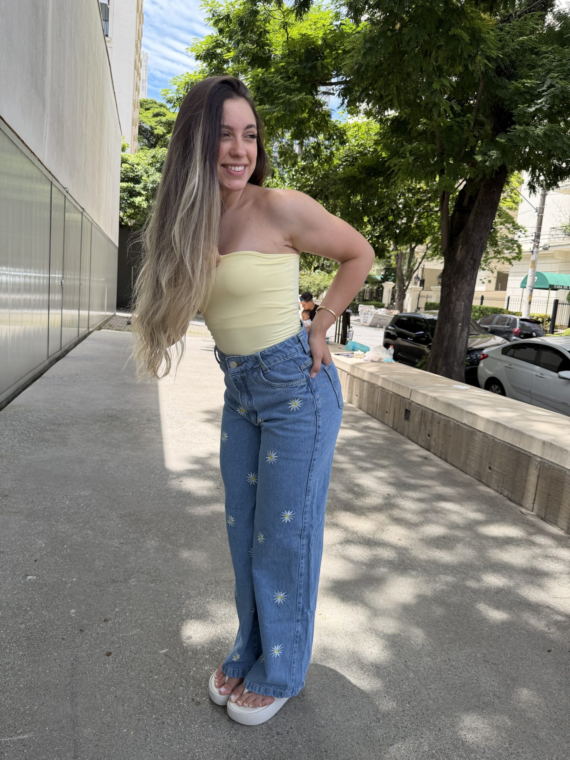 Calça Jeans Wide Leg Bordada Margarida - Imagem 2