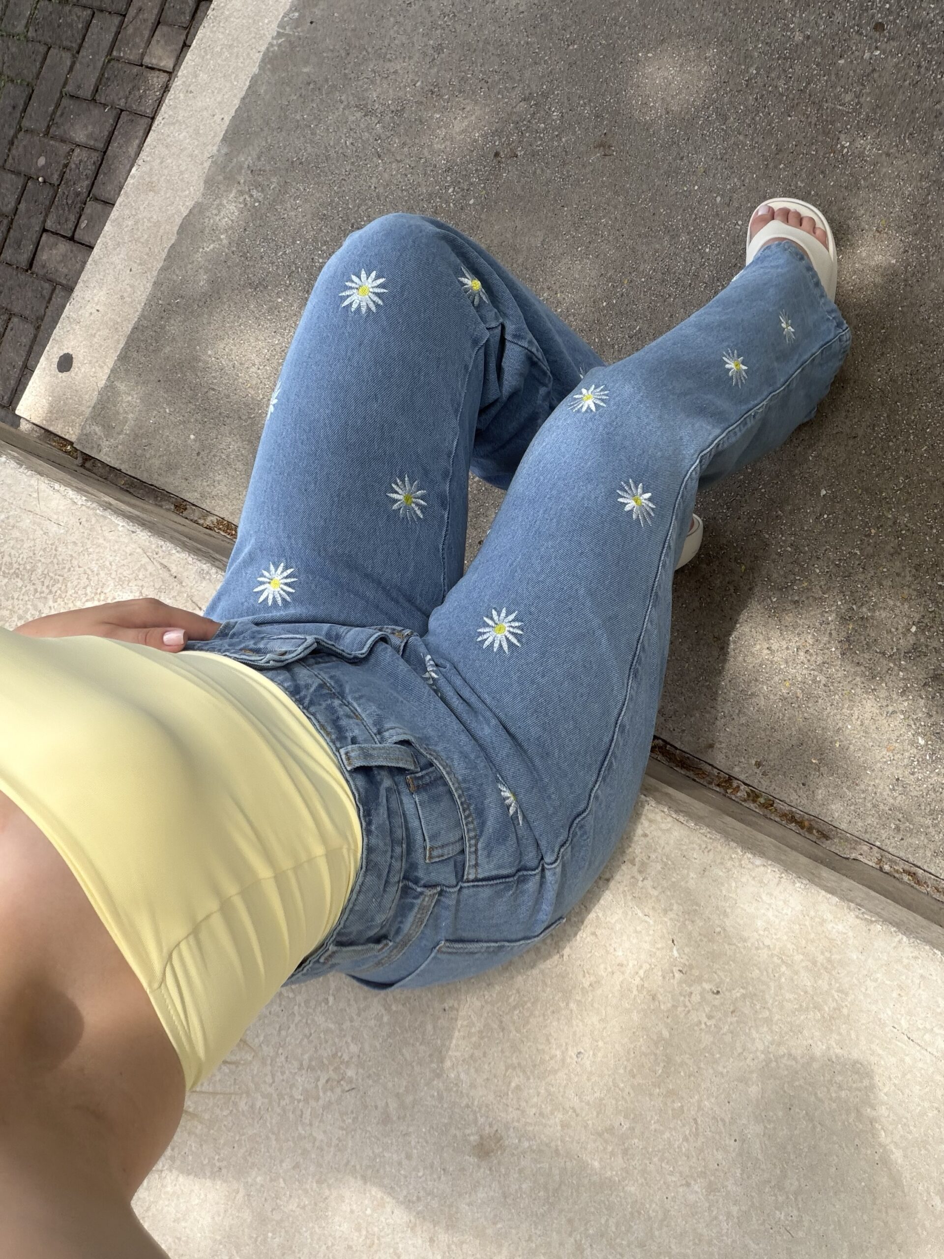 Calça Jeans Wide Leg Bordada Margarida