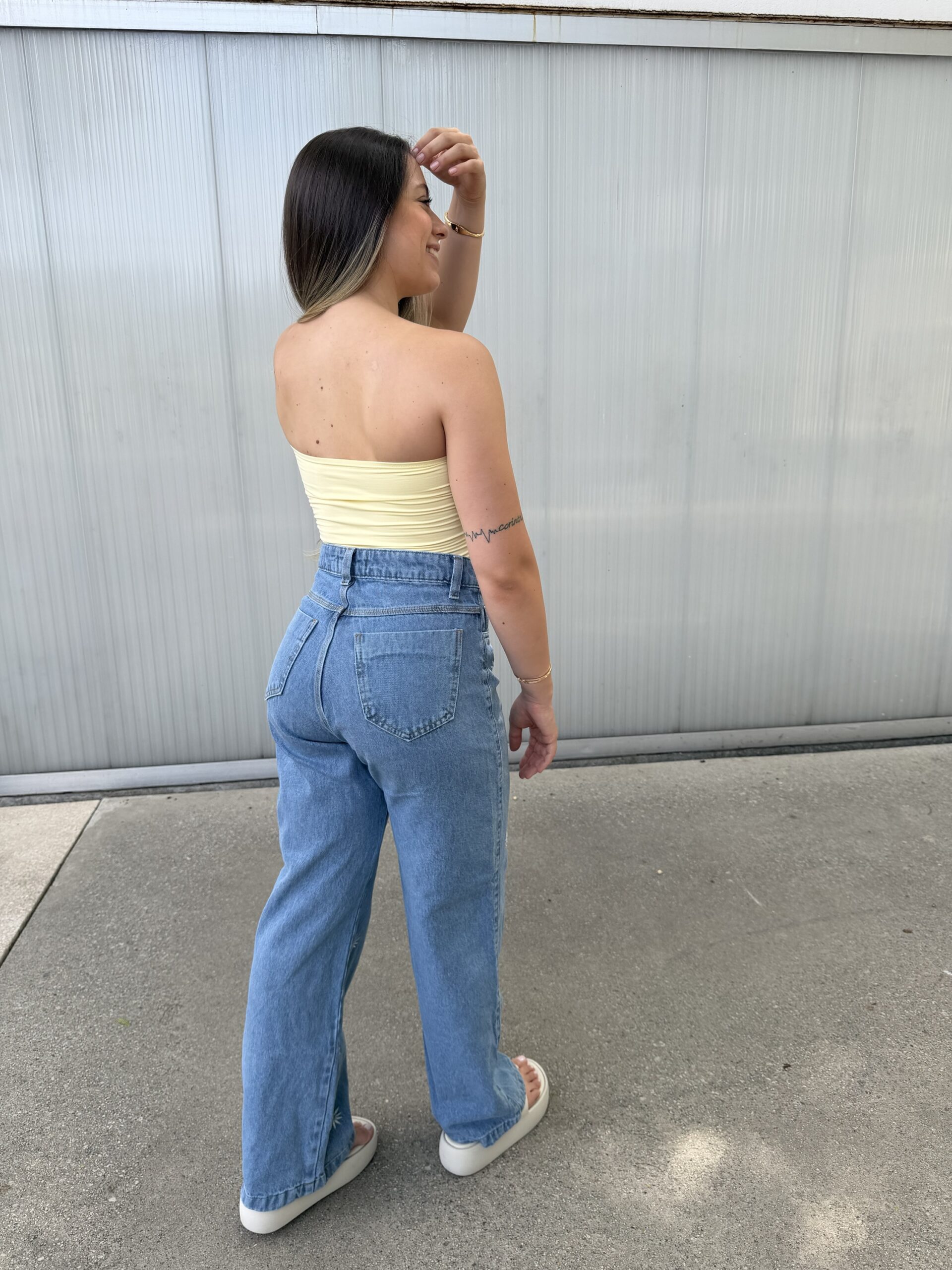 Calça Jeans Wide Leg Bordada Margarida - Imagem 3